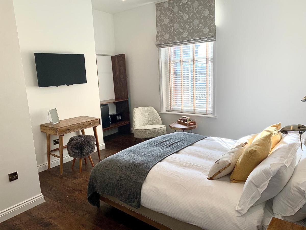 Upstairs At 33 - Self Check In Boutique Accommodation In Worcester Centre エクステリア 写真