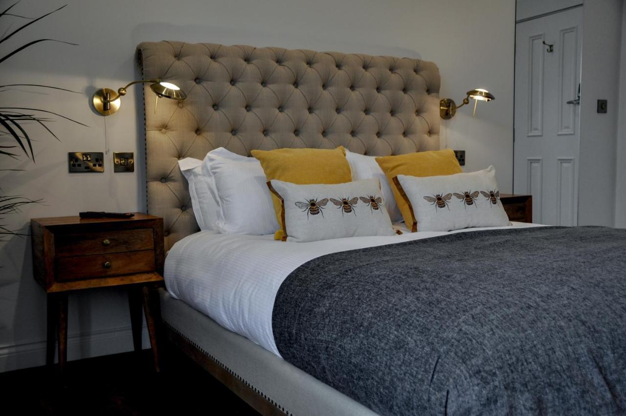 Upstairs At 33 - Self Check In Boutique Accommodation In Worcester Centre エクステリア 写真